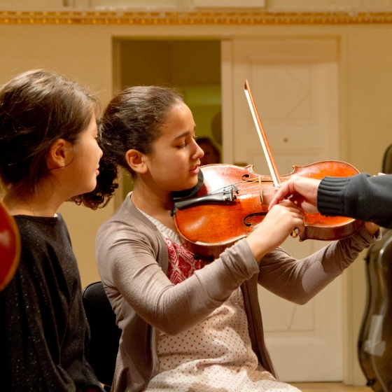Kinder mit Geige