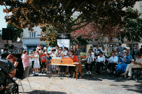 3 Generationen musizieren gemeinsam