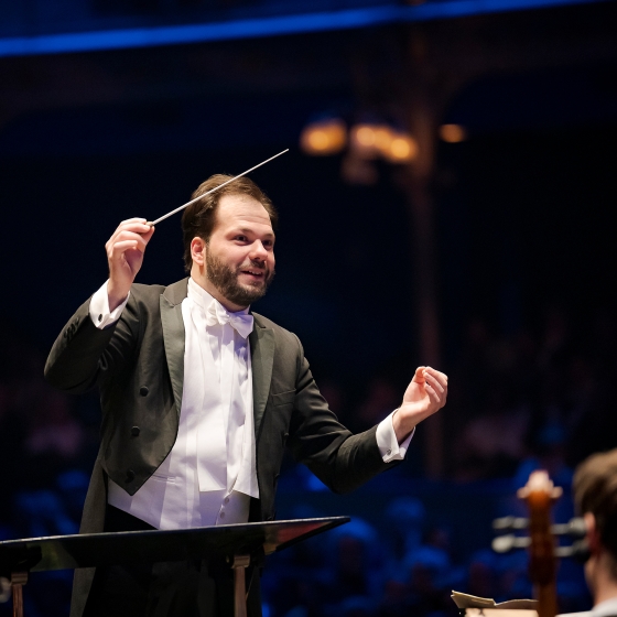 Petr Popelka dirigiert im Politeama Rossetti