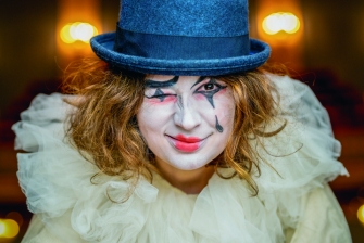 Patricia Kkopatchinskaja als Pierrot 
