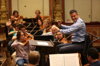 Philippe Jordan bei einer Probe mit den Wiener Symphonikern