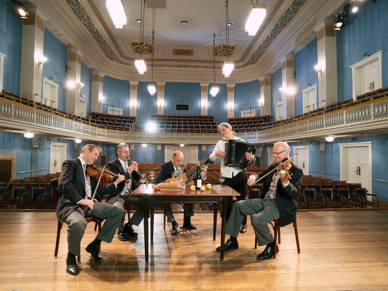 Gruppenfoto des Symphonischen Schrammelquintett Wien